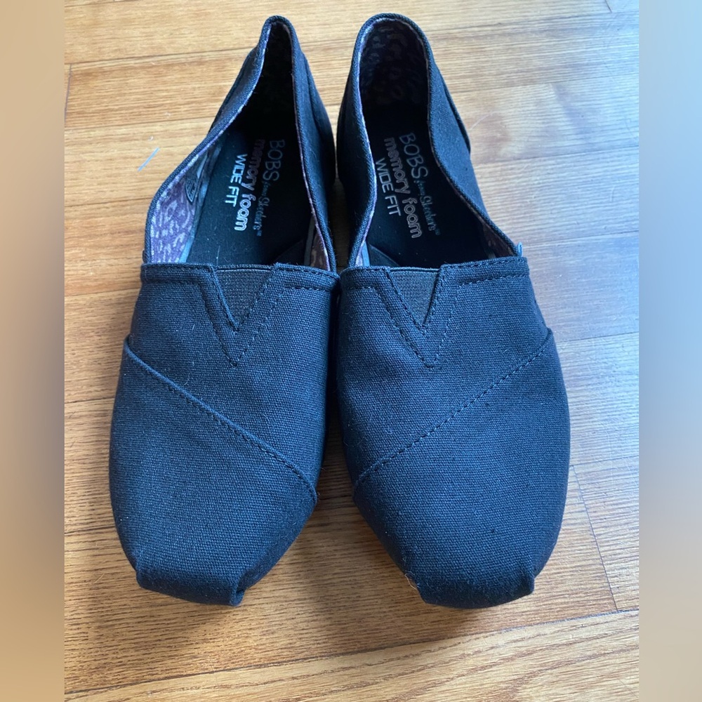 Skechers Bobs New no tags Women's 7 memory foam Black Slip-On Flats